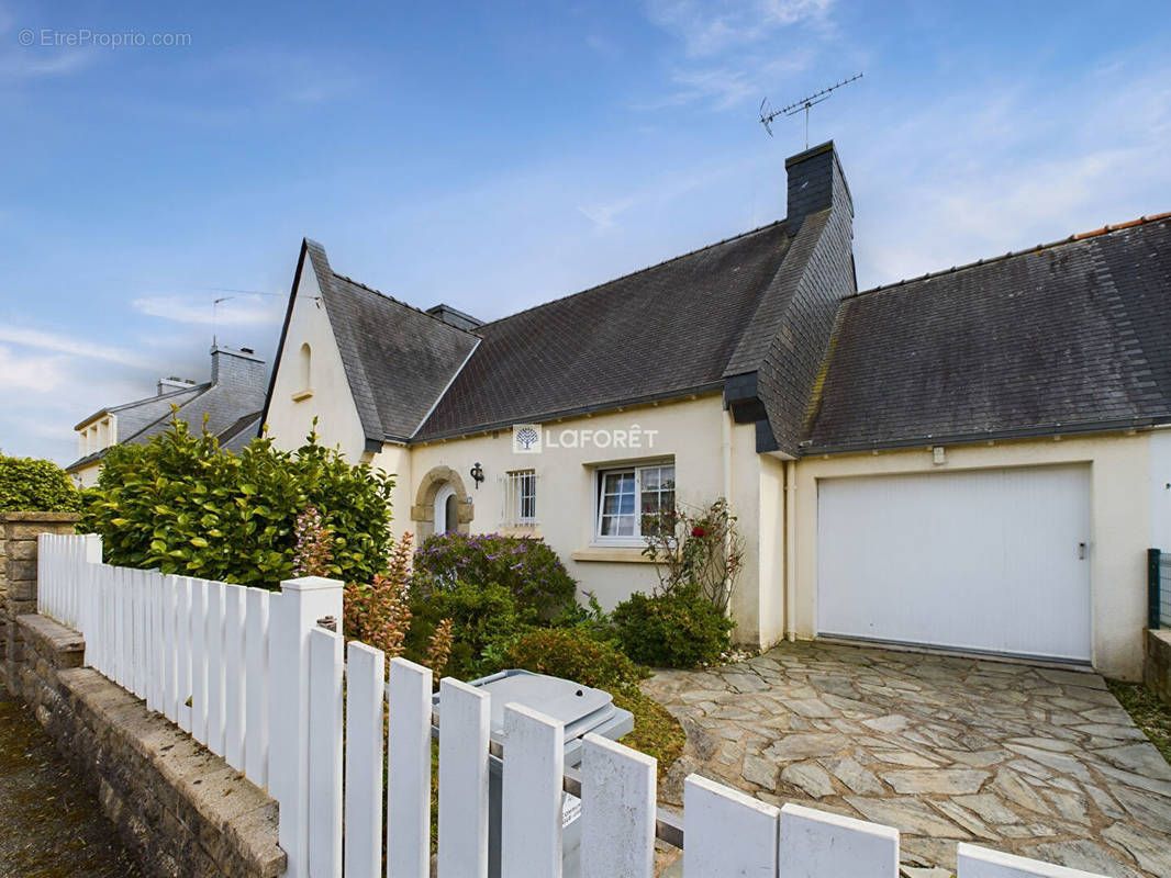 Maison à ERGUE-GABERIC