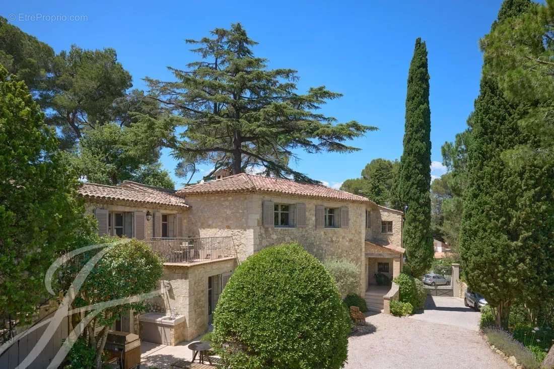 Maison à MOUGINS