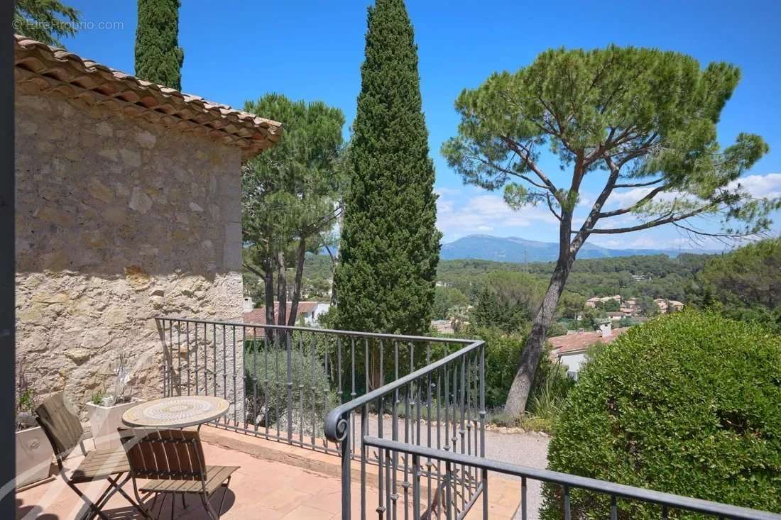 Maison à MOUGINS