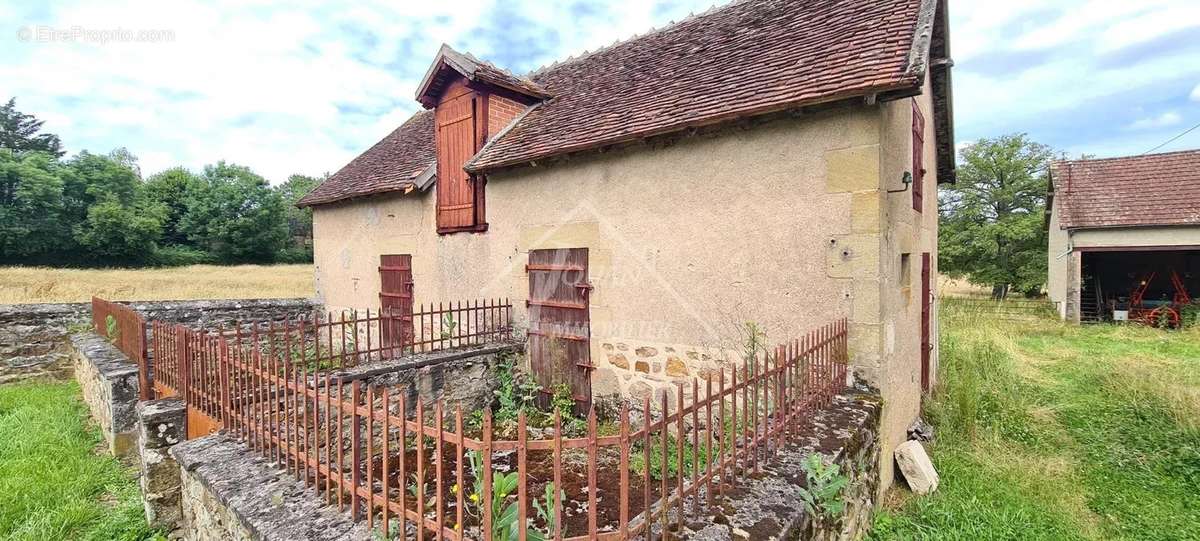 Maison à THENEUILLE