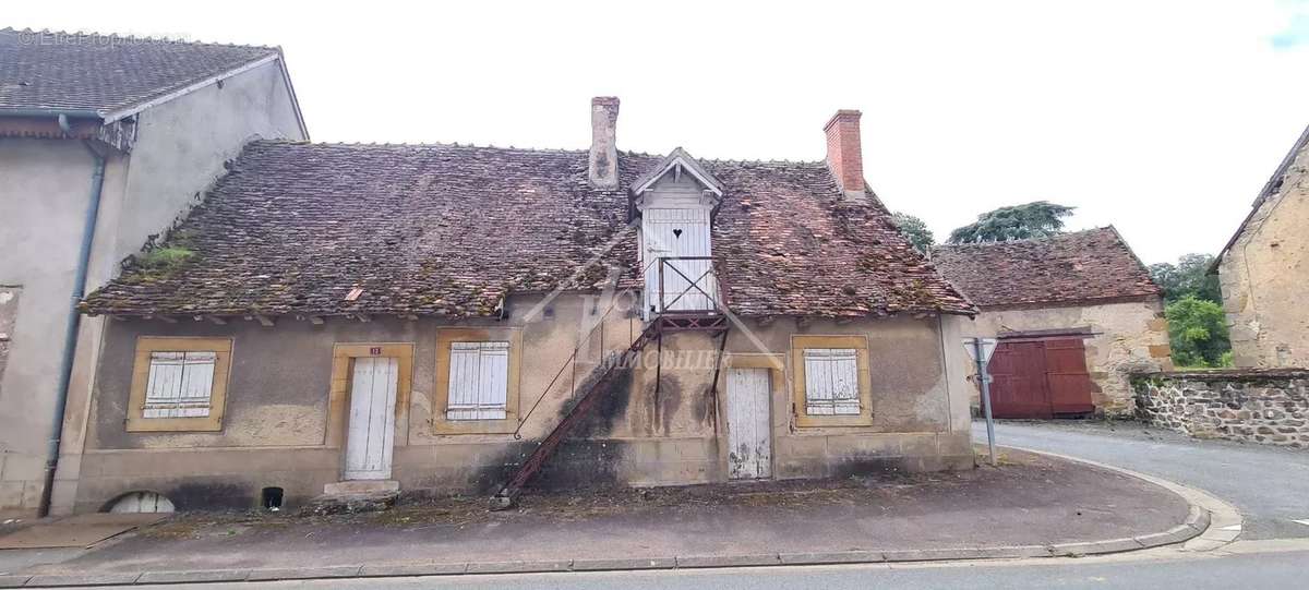 Maison à THENEUILLE