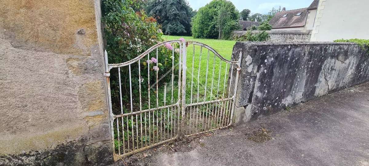 Maison à THENEUILLE