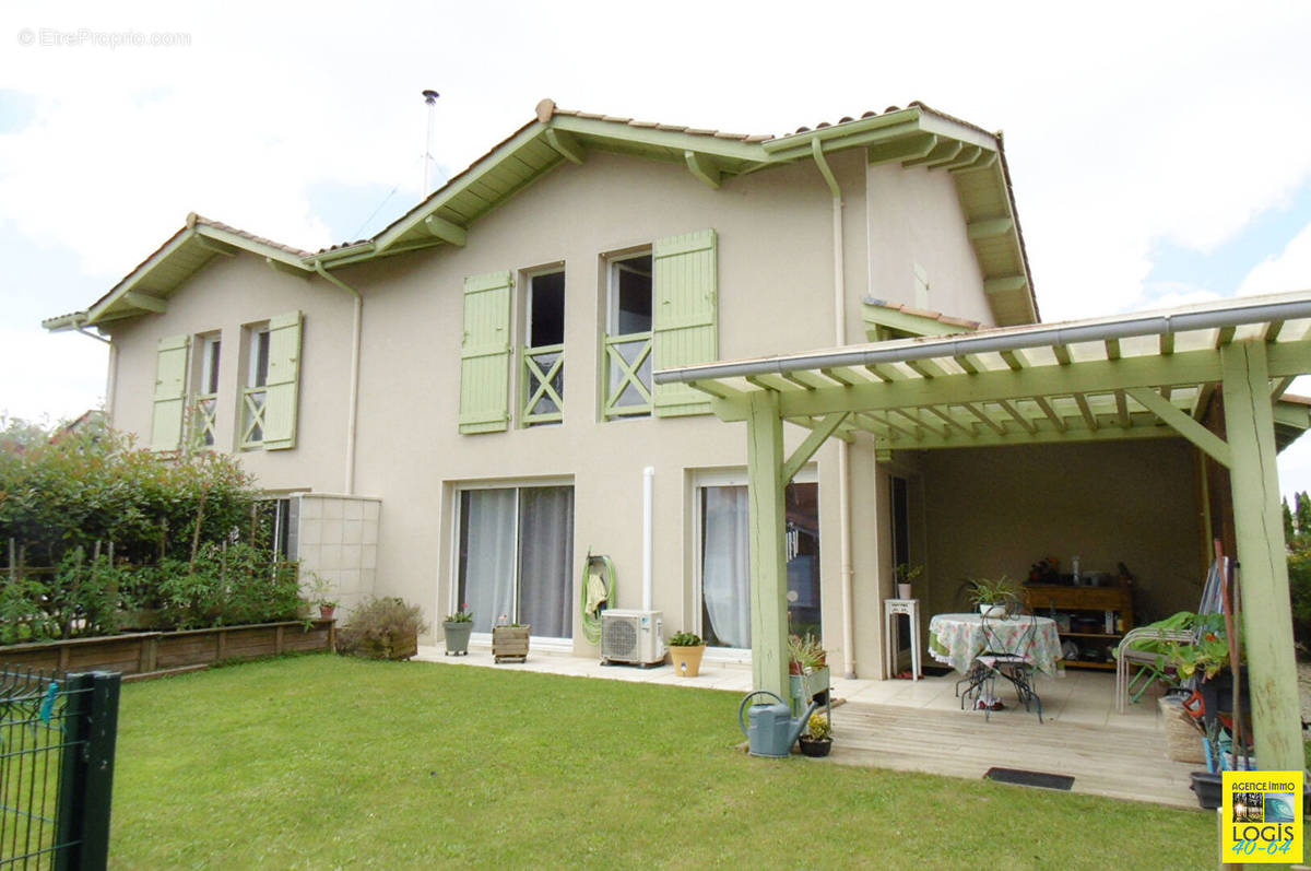 Maison à SAINT-MARTIN-DE-HINX