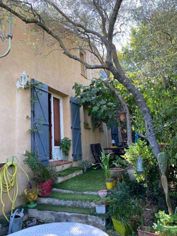 Appartement à SAINT-MAXIMIN-LA-SAINTE-BAUME