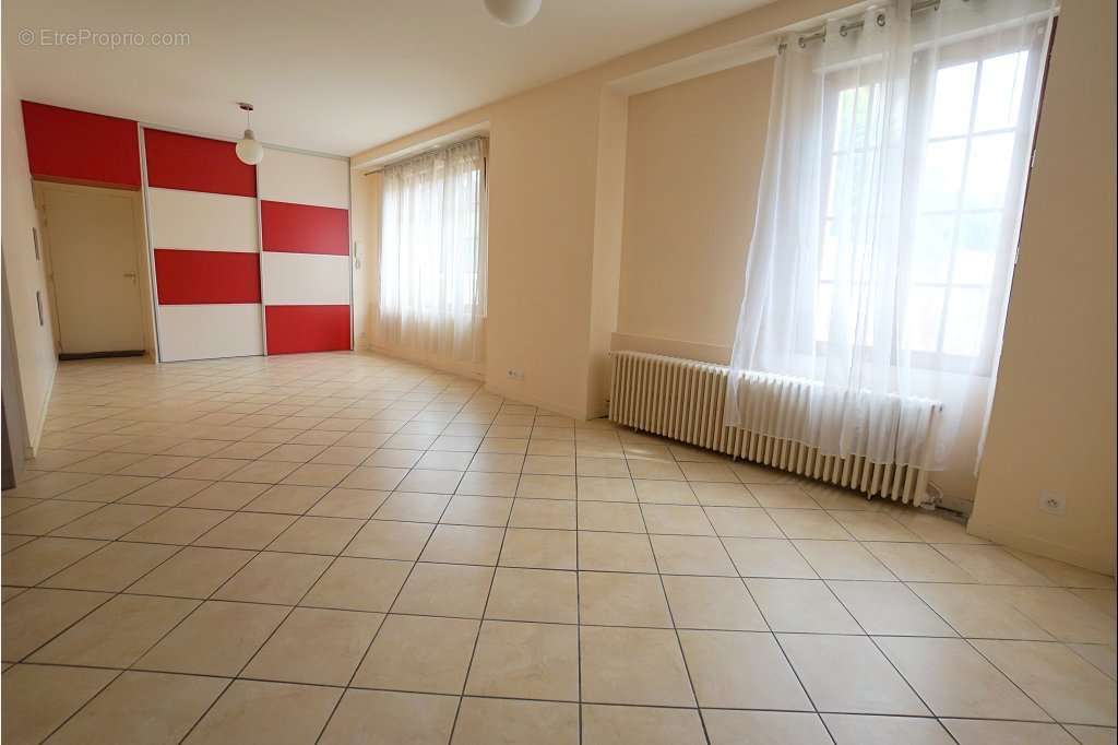 Appartement à MEZIERES-SUR-SEINE