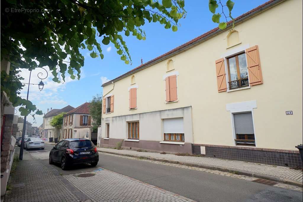 Appartement à MEZIERES-SUR-SEINE