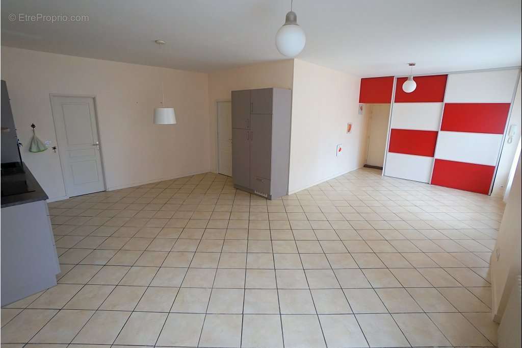 Appartement à MEZIERES-SUR-SEINE