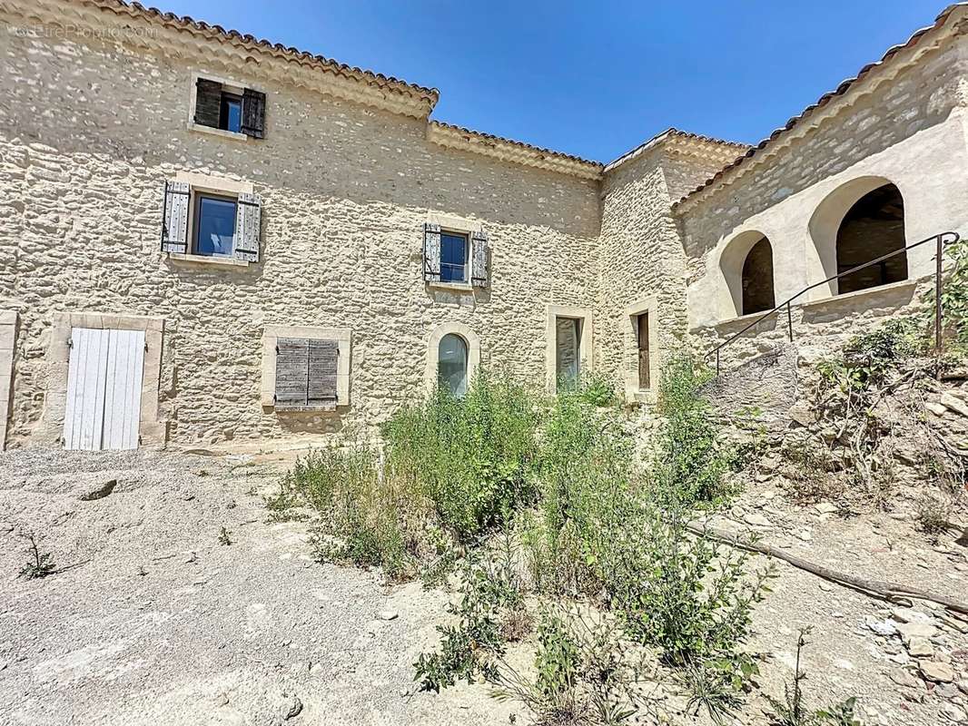 Maison à GORDES