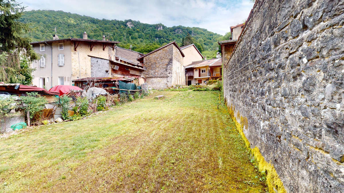 Maison à SAINT-RAMBERT-EN-BUGEY