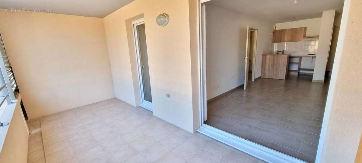 Appartement à ROQUEBRUNE-SUR-ARGENS