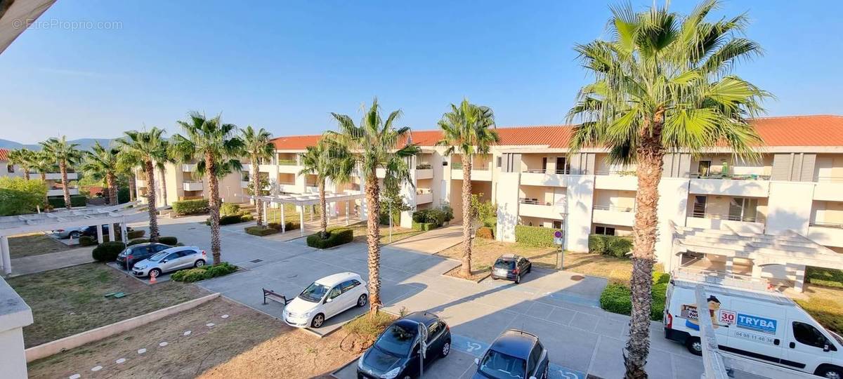 Appartement à ROQUEBRUNE-SUR-ARGENS