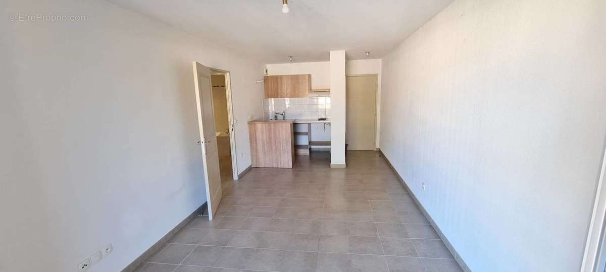 Appartement à ROQUEBRUNE-SUR-ARGENS