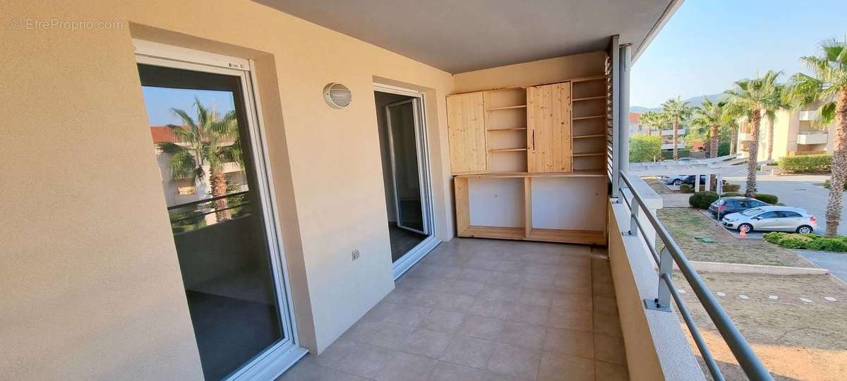 Appartement à ROQUEBRUNE-SUR-ARGENS