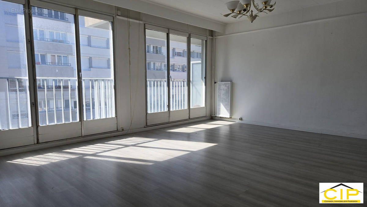 Appartement à PARIS-19E