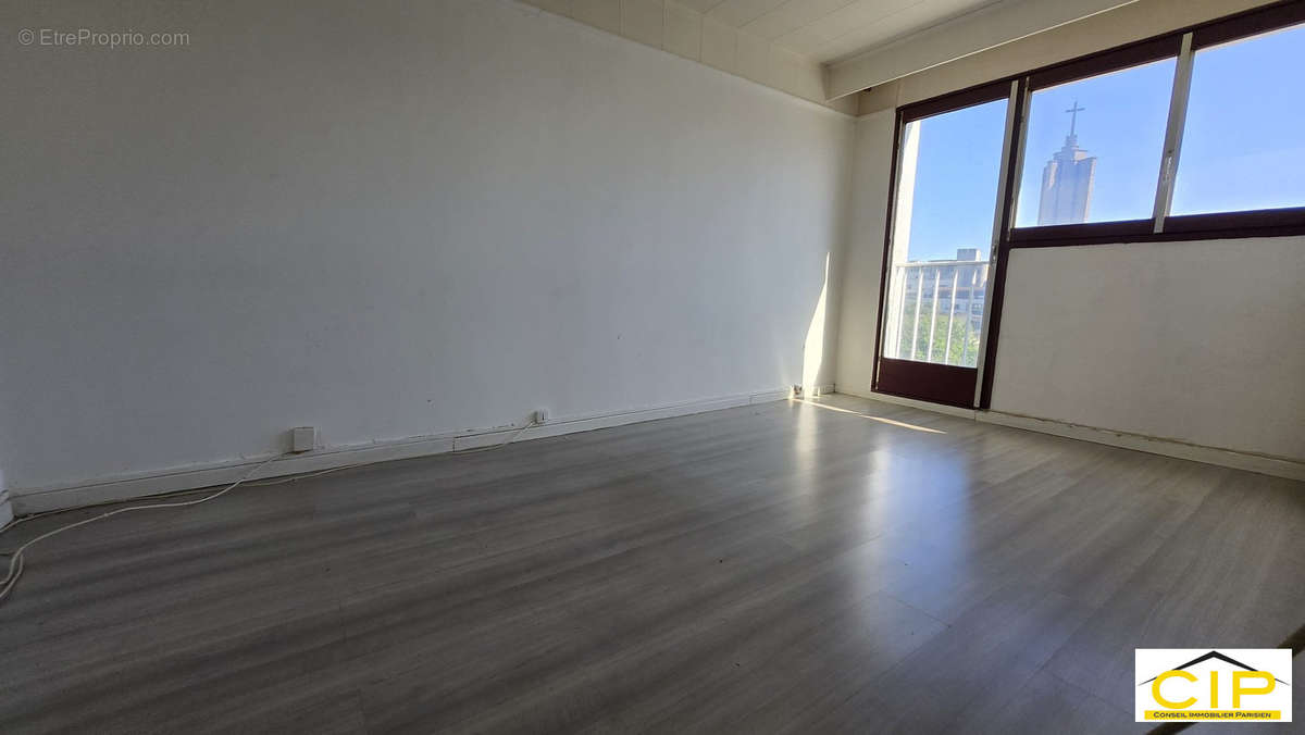 Appartement à PARIS-19E