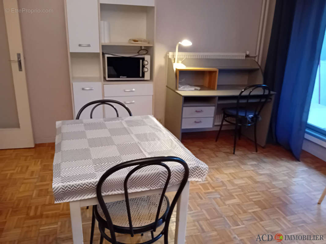 Appartement à MARSEILLE-5E