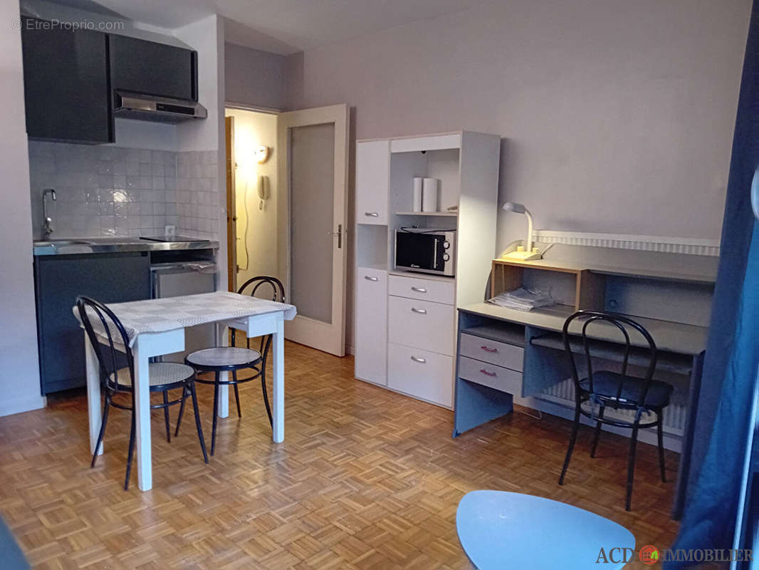 Appartement à MARSEILLE-5E