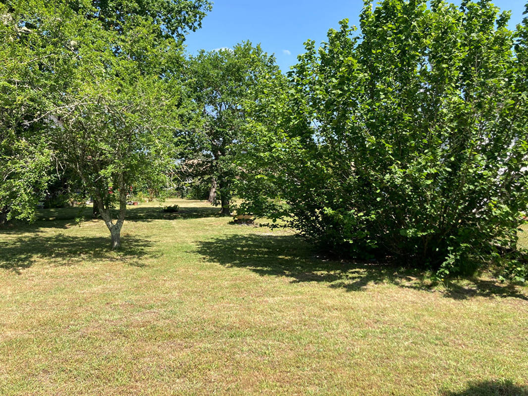 Terrain à LE BARP