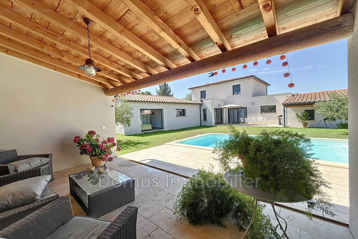 Maison à SAINT-SATURNIN-LES-AVIGNON