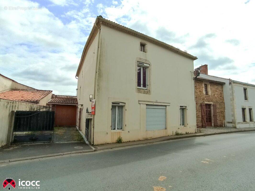 Maison à MOUTIERS-SUR-LE-LAY