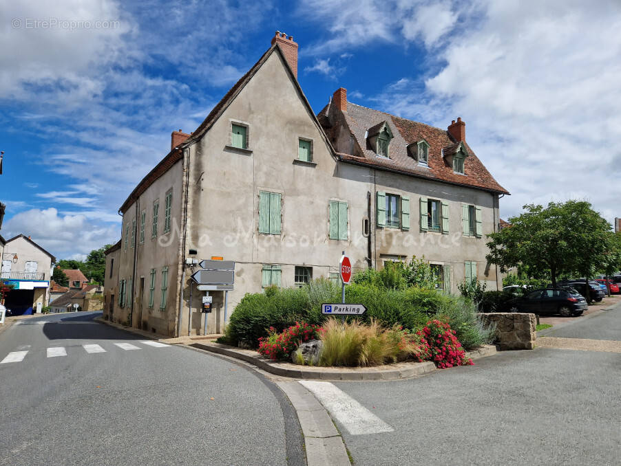 Maison à SAINT-POURCAIN-SUR-SIOULE