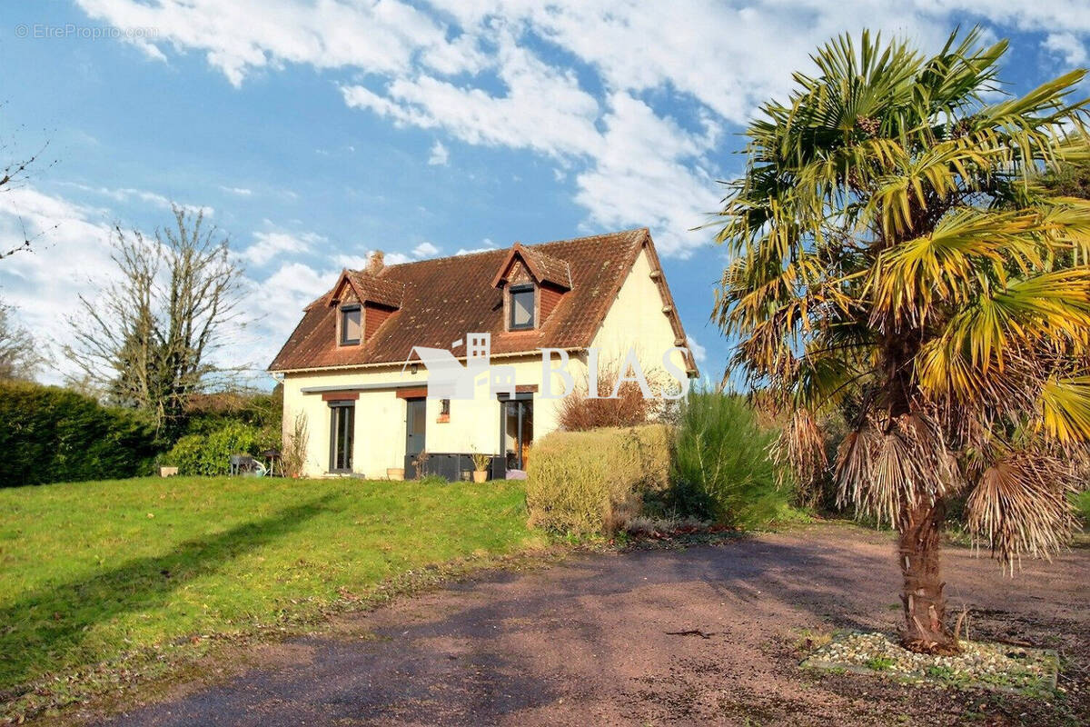 Maison à BOURG-ACHARD