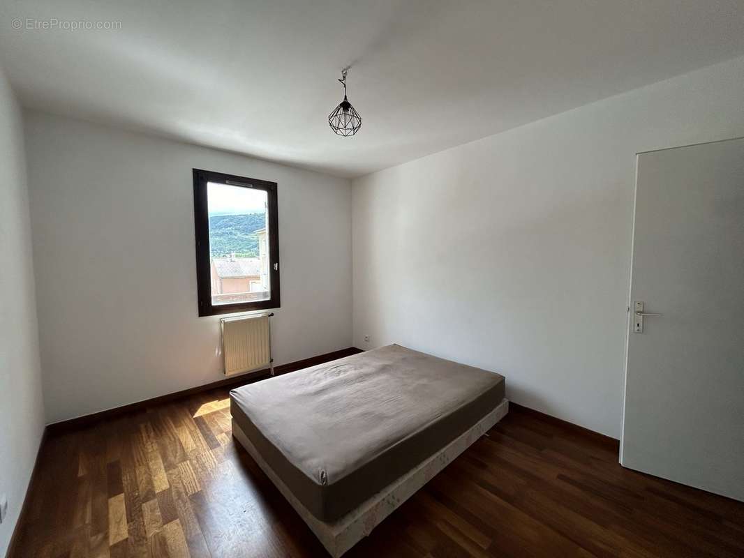 Appartement à PRIVAS