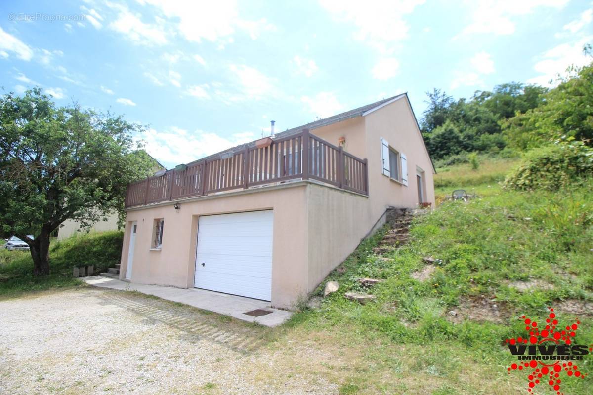 Maison à SAINT-BEAUZELY