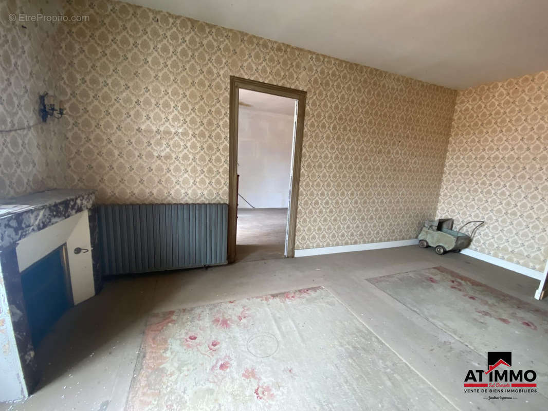 Appartement à CHALAIS