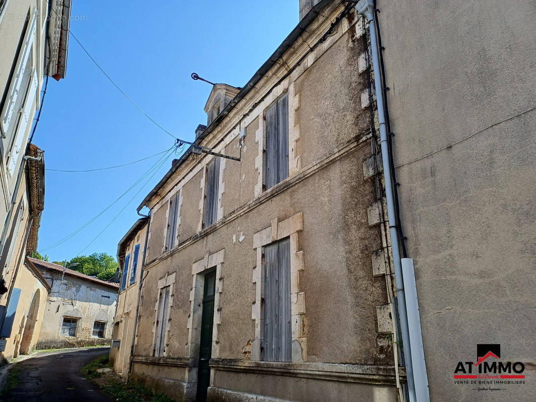 Appartement à CHALAIS