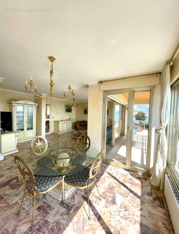 Appartement à ROQUEBRUNE-CAP-MARTIN