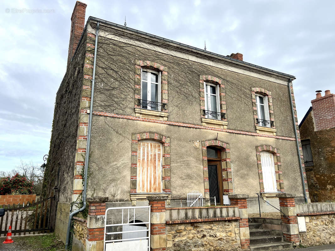 Maison à LES RAIRIES