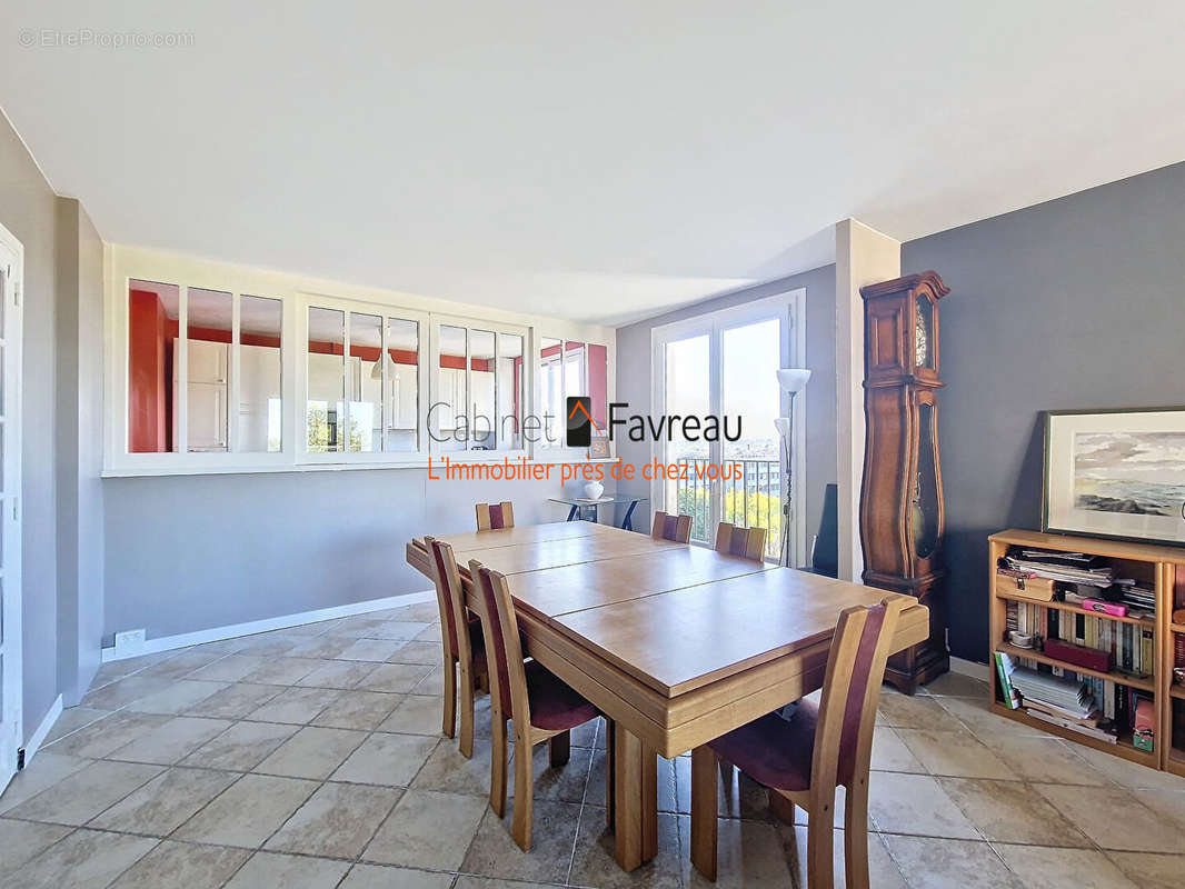 Appartement à FRESNES