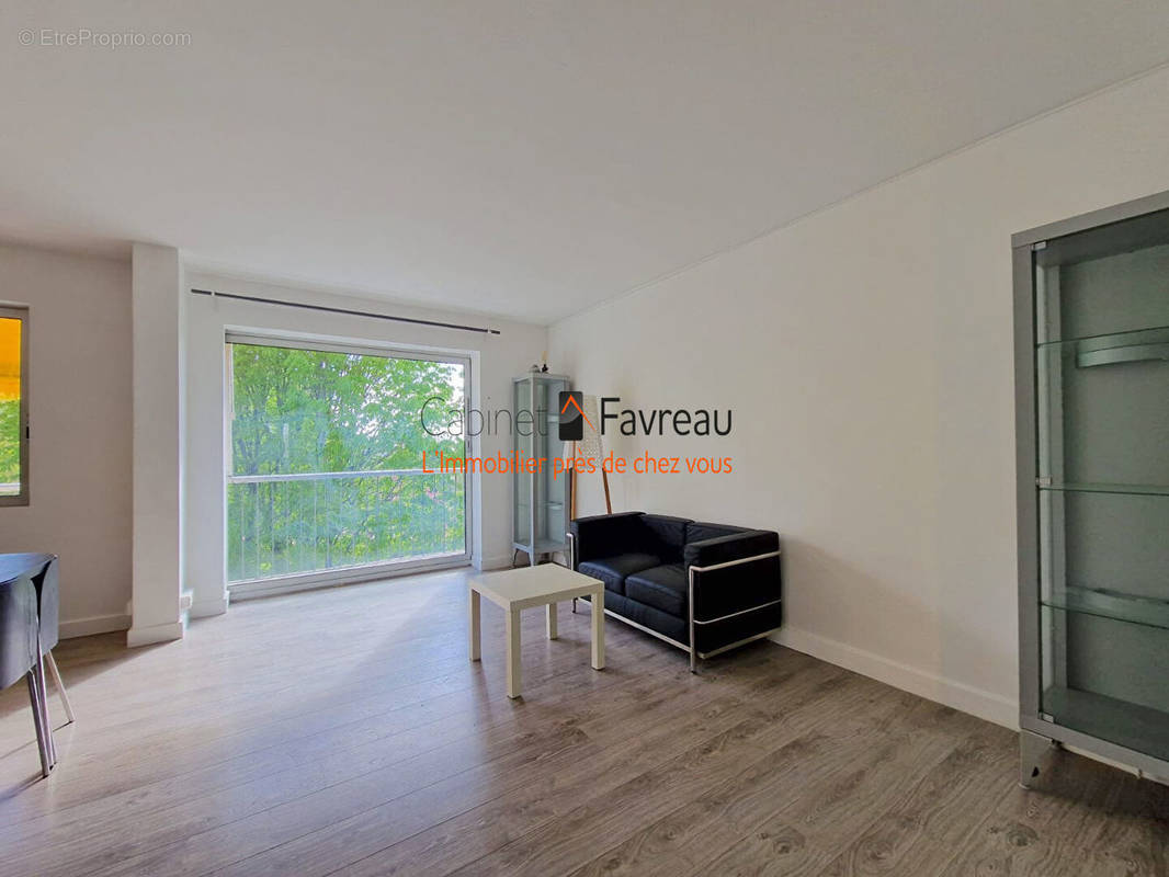 Appartement à FRESNES