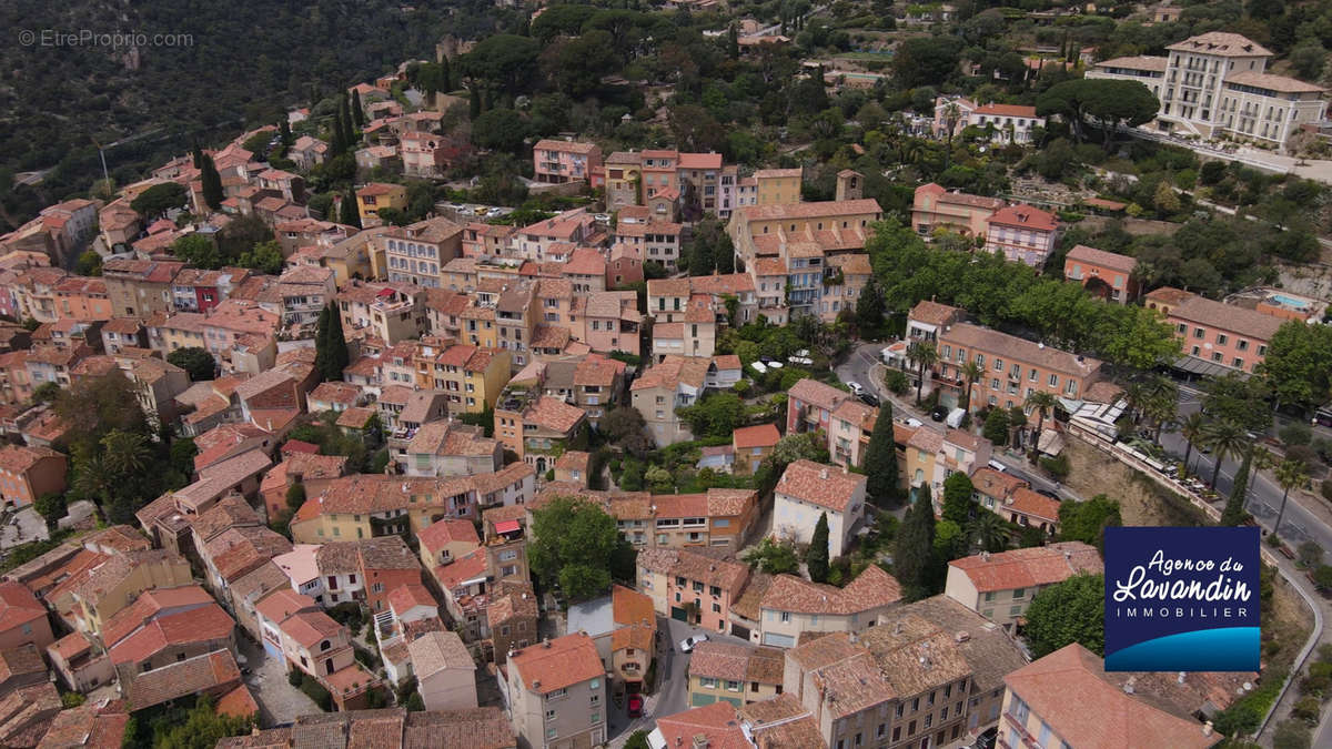 Appartement à BORMES-LES-MIMOSAS