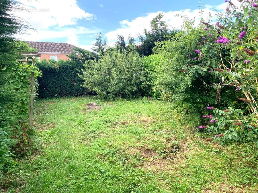 Terrain à SAINT-AMAND-LES-EAUX