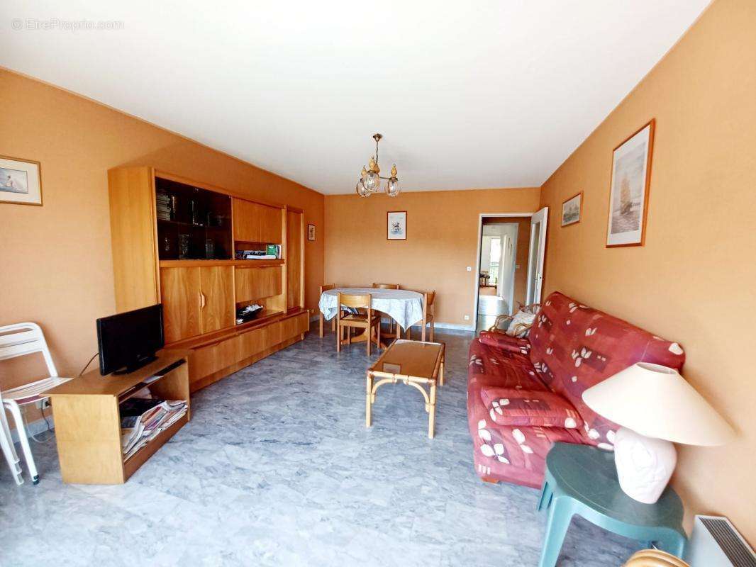 Appartement à MANDELIEU-LA-NAPOULE