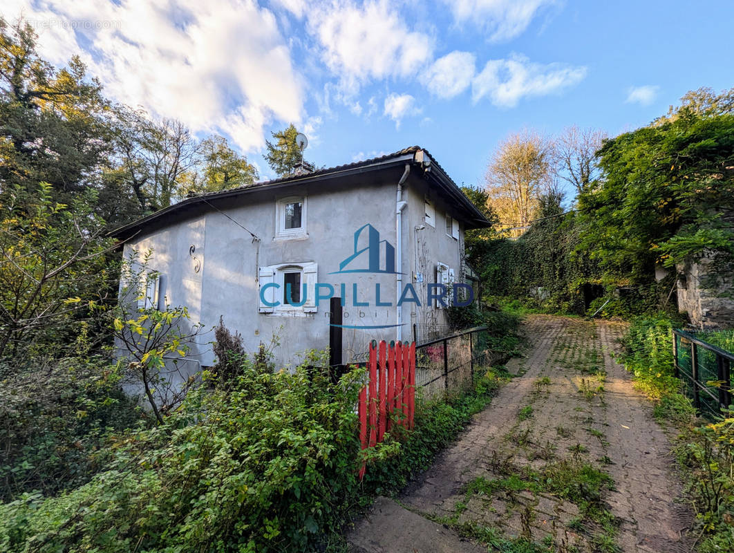 Maison à REGNY