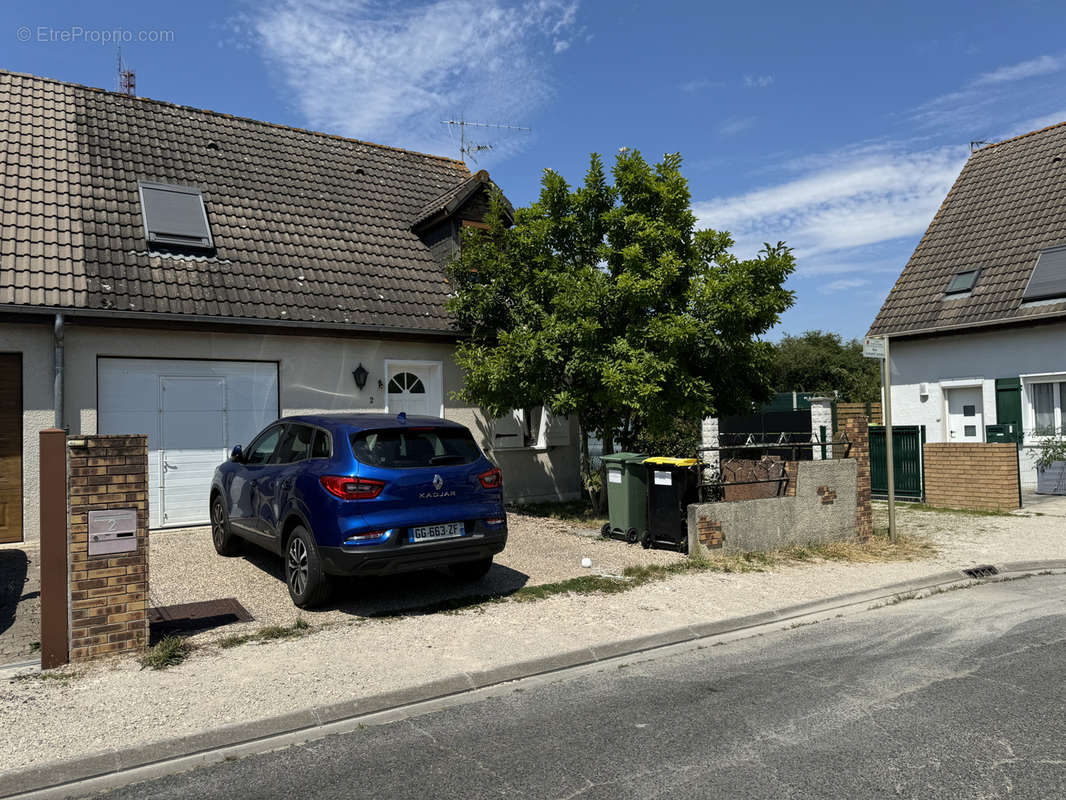 Maison à FLEURY-LES-AUBRAIS