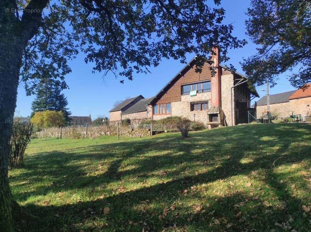 Maison à OUROUX-EN-MORVAN