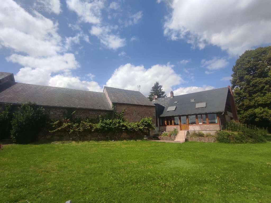 Maison à OUROUX-EN-MORVAN