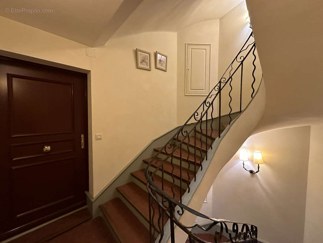 Appartement à PUGET-SUR-ARGENS