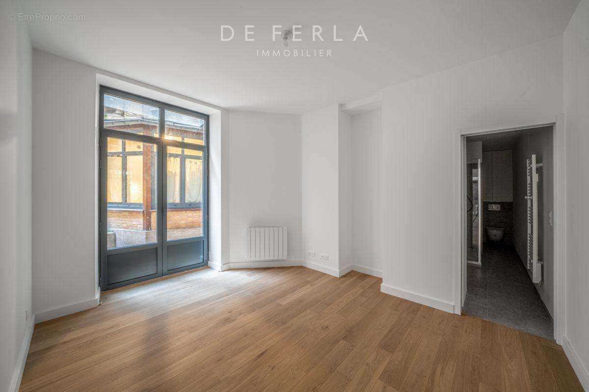 Appartement à PARIS-8E