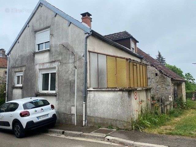 Maison à SENNEVOY-LE-HAUT