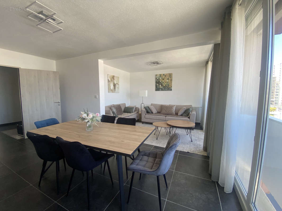 Appartement à SAINT-ETIENNE