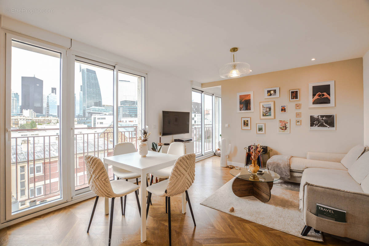 Appartement à COURBEVOIE