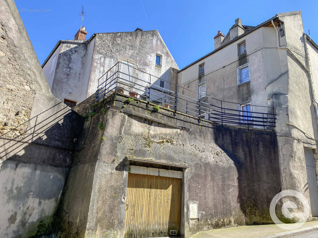 Maison à AVALLON