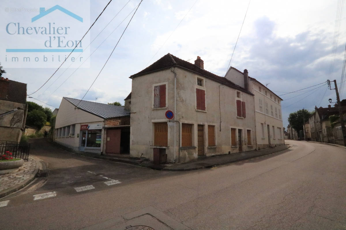 Maison à ANCY-LE-FRANC