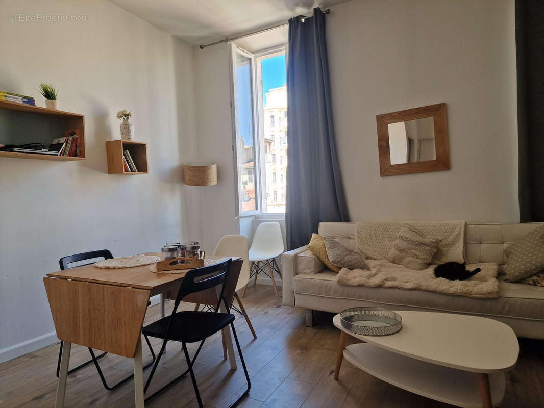 Appartement à MARSEILLE-5E