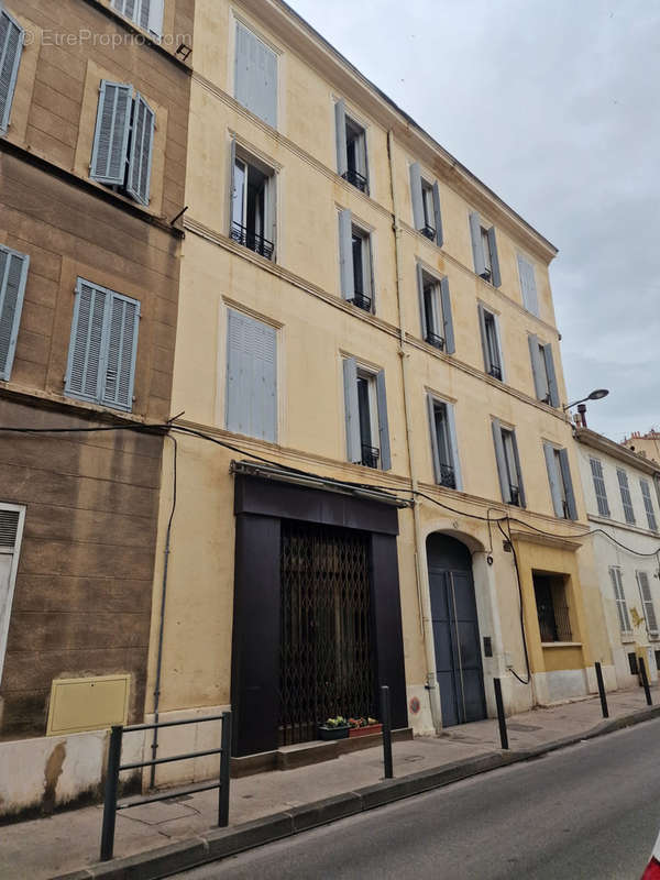 Appartement à MARSEILLE-5E